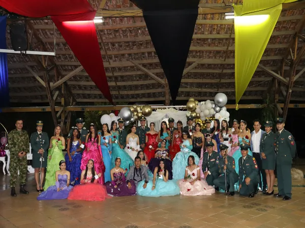 El sueño de 23 niñas vallecaucanas de celebrar sus quinceaños se hizo realidad