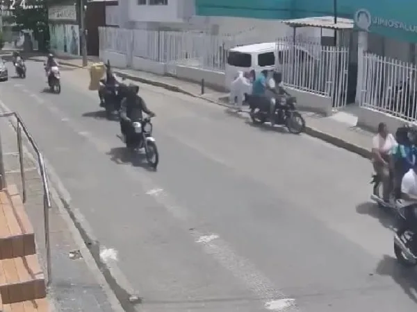 Ladrones intentaron robarle el bolso a una mujer en Sincelejo.