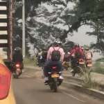 Primero busetas, motos y ahora un taxi por el bicicarril: imprudencias en Candelaria y Cali