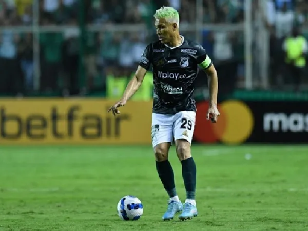 La sanción es para Teófilo Gutierrez, se habría propasado con una joven, no para el Deportivo Cali