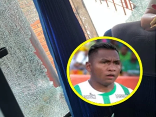 Ataque a bus de Atlético Nacional.