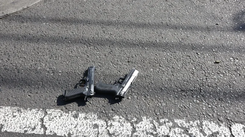 Un muerto y un herido dejó intercambio de disparos entre la Policía y presuntos ladrones.