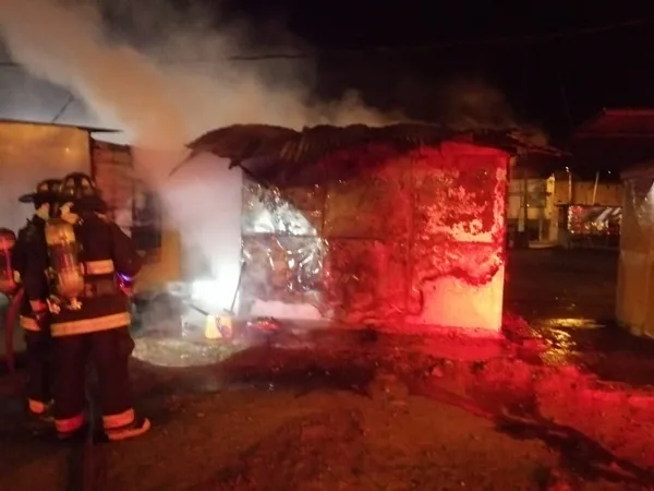 Emergencia en Pasto: se incendió caseta de venta de comidas en inmediaciones del estadio Libertad