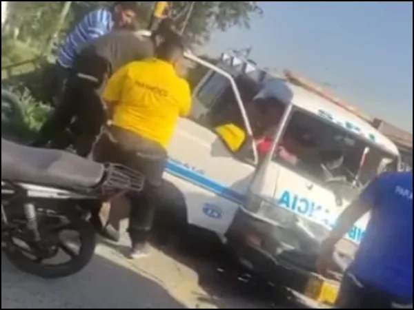 Varias personas lesionadas dejó el accidente de la 39 en Cali, una ambulancia estuvo involucrada