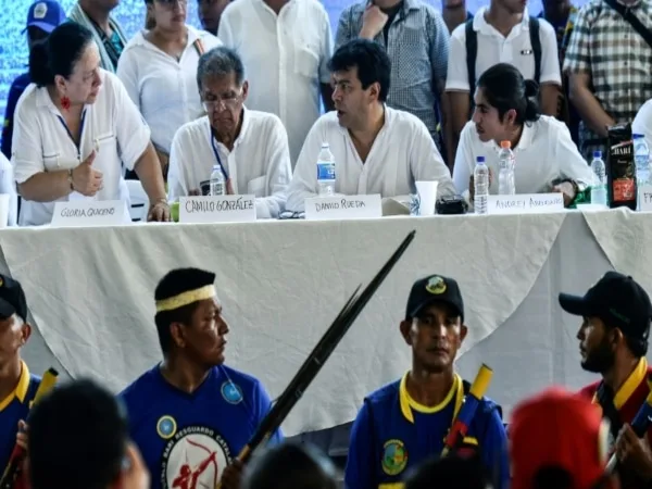 El EMC de las FARC anunció que abandona la práctica del secuestro «con fines económicos», retomarán diálogos de paz