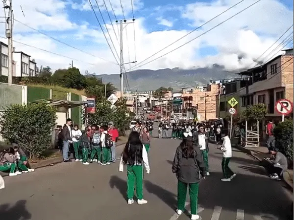 Pasó restringido en Potrerillo por estudiantes.