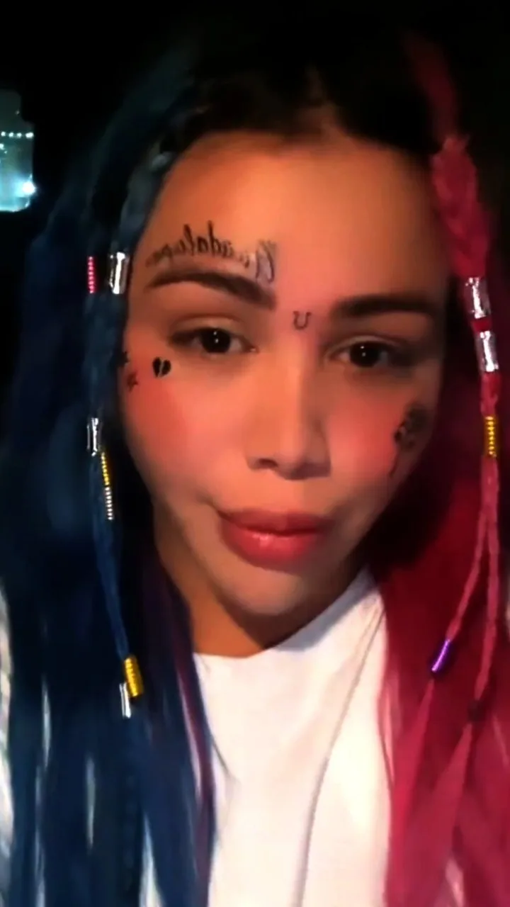 Yina Calderón sus nuevos tatuajes.