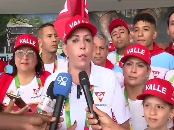 Gobernadora del Valle destacada por ser la única dirigente que acompaña a su delegación en Juegos Nacionales