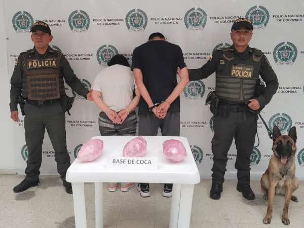 Durante la operación en Pasto, se confiscaron 3.000 gramos de base de coca, con un valor estimado en $15.000.000 de pesos en el mercado ilegal.