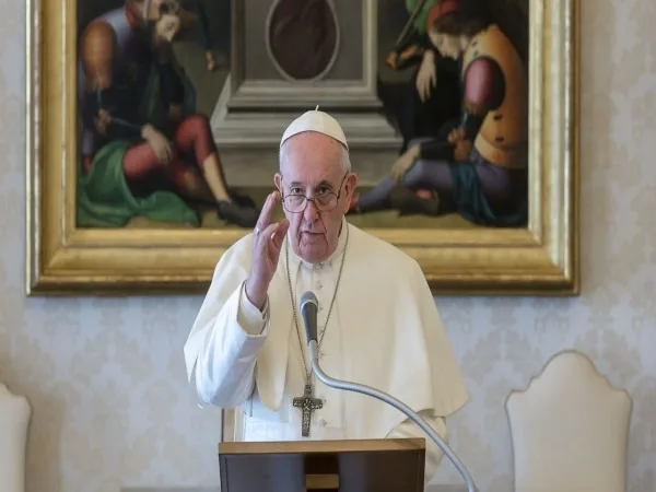 El Vaticano autoriza la bendición de parejas del mismo sexo como acto de «inclusión» y «consuelo»