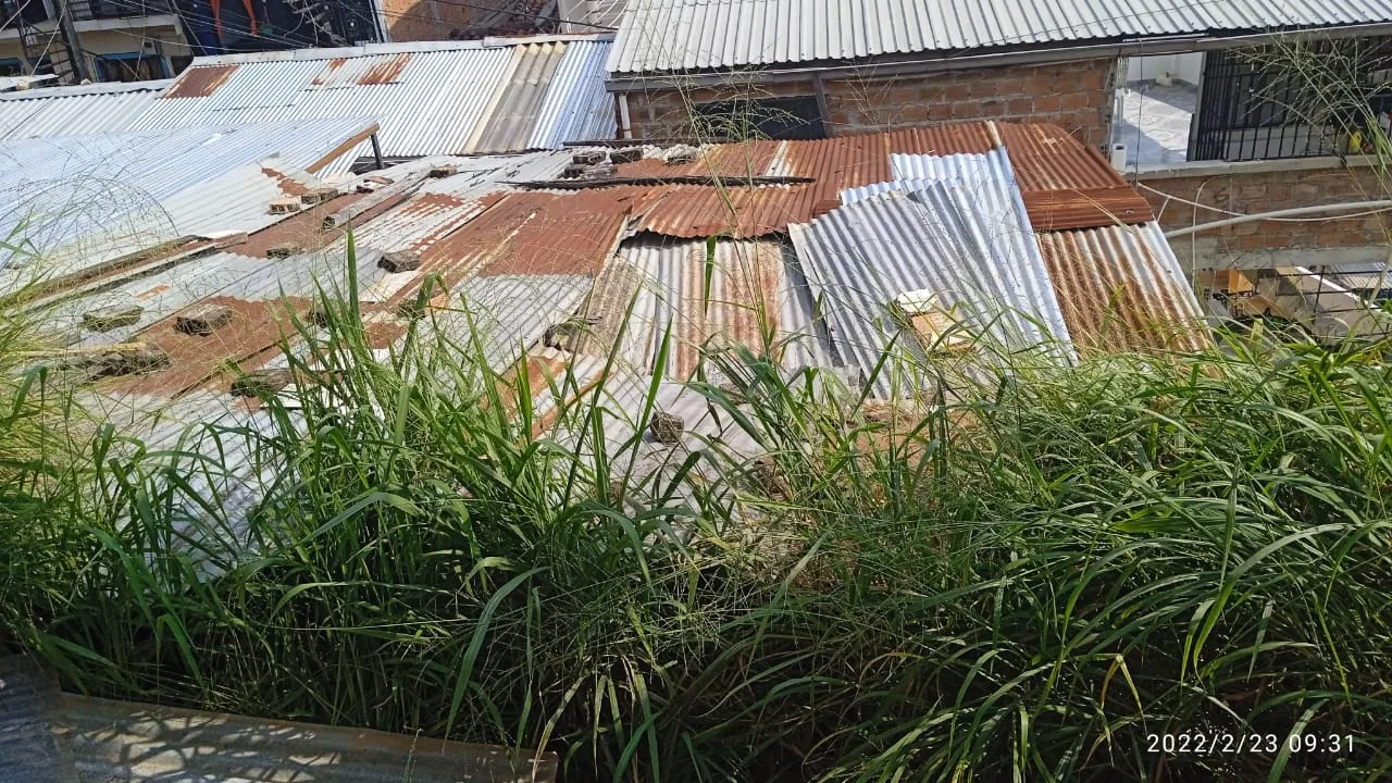 casa en peligro de derrumbarse en Cali Meléndez