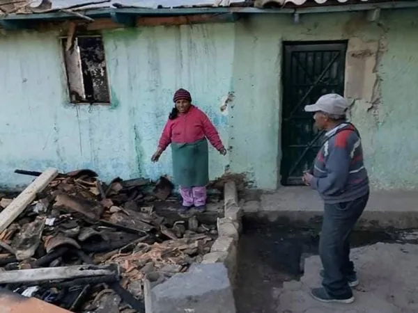 adultos mayores pasto se les quemó la casa