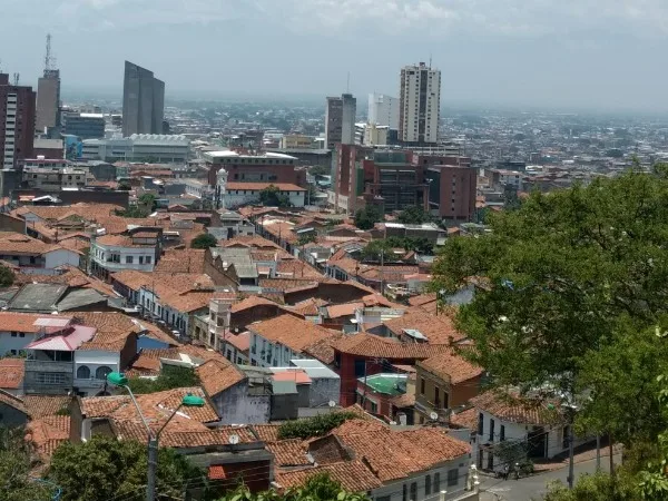Otra niña herida por bala perdida en Cali, esta vez en medio de tiroteo durante un hurto