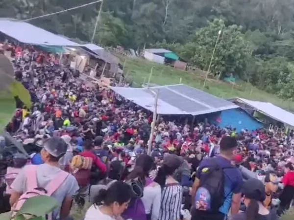Panamá analizará posible cierre de frontera con Colombia ante el desbordado aumento de migrantes