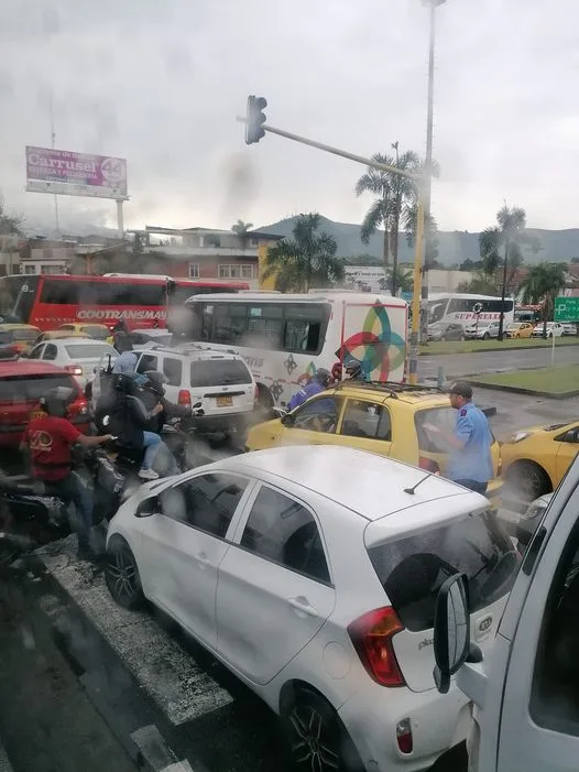 trancón en la Autopista Suroriental