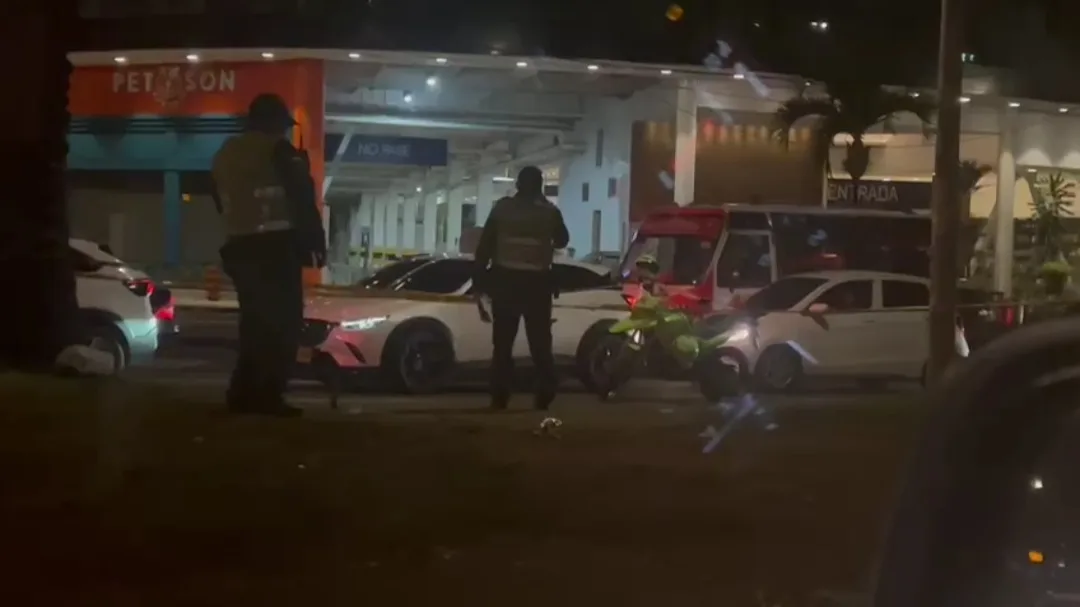 el conductor en Cali se defendió del ladrón