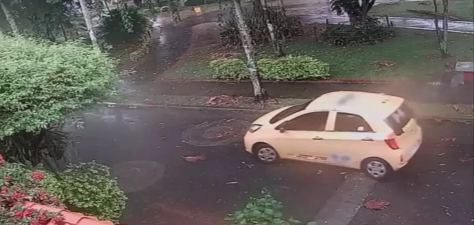 taxi dañó una reja en Cali