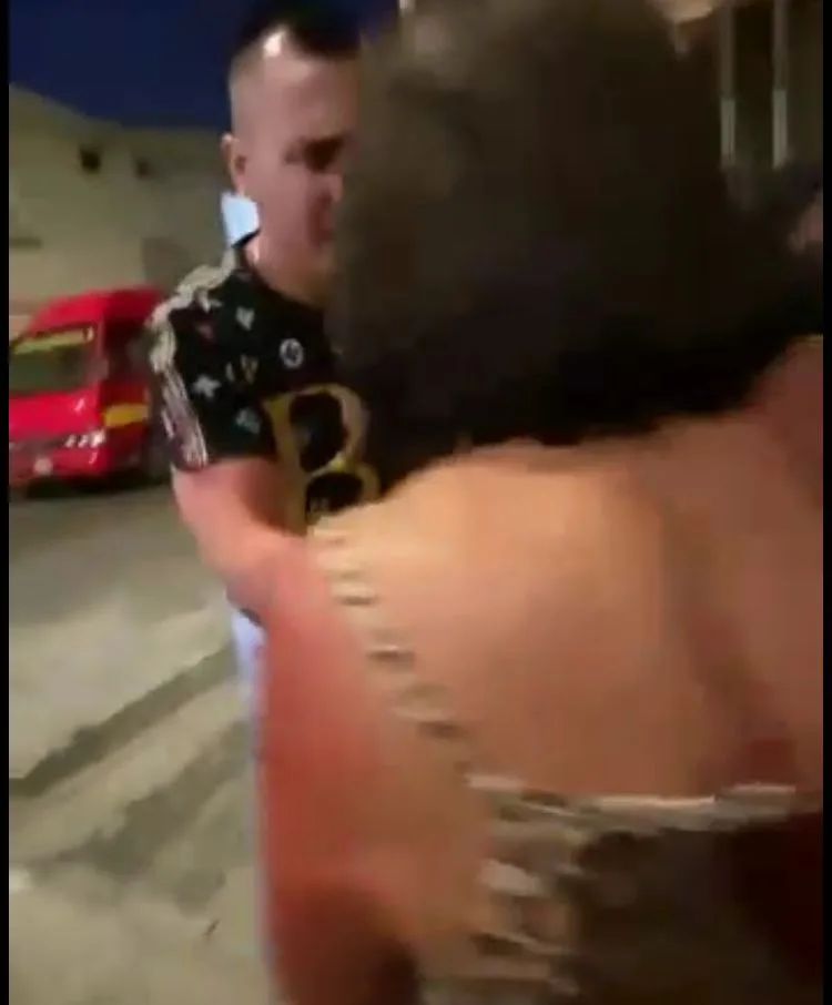 joven con cuchillo en mano La Tebaida