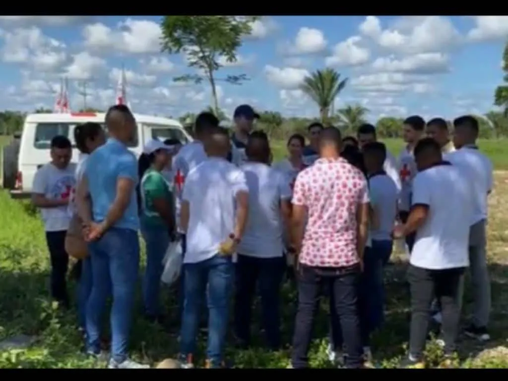 Cruz Roja llevaba guerrilleros liberados por las Farc, pero los retuvo el ELN y se lo quitó, en Arauca
