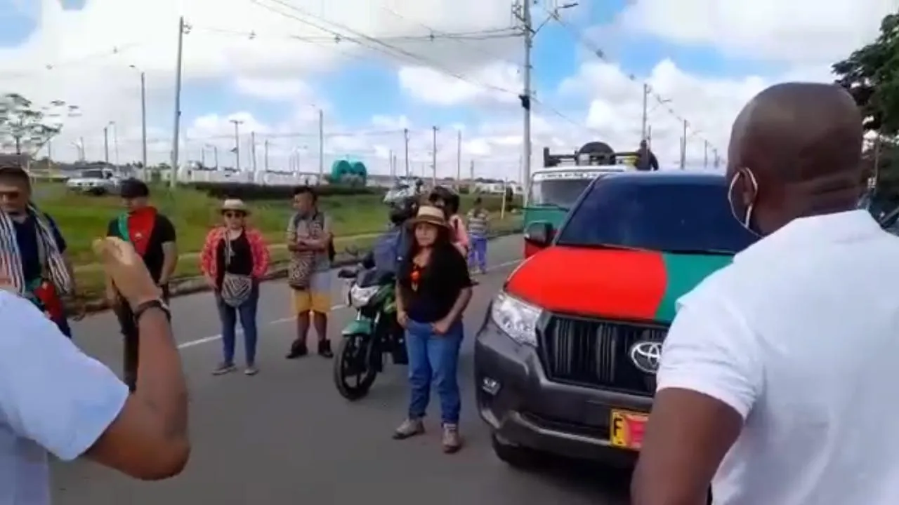 vía Cali-Jamundí indígenas