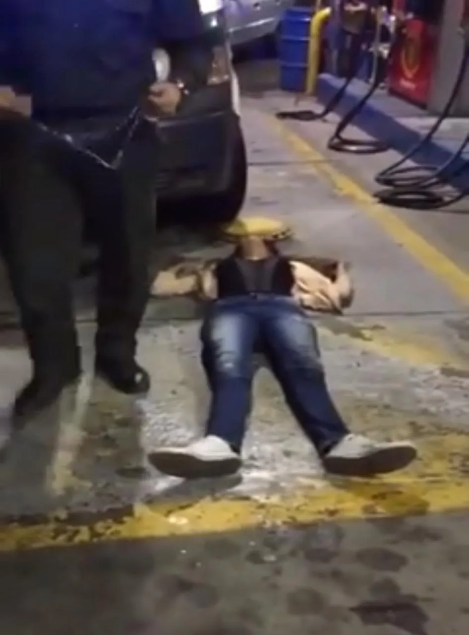 un policía