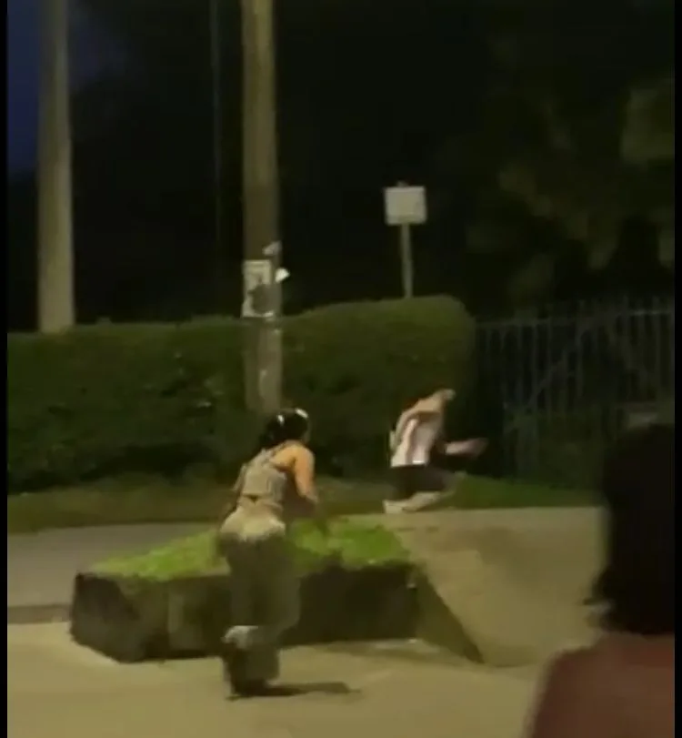 joven con cuchillo en mano La Tebaida