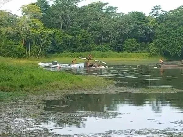 Helicóptero cayó en un lago en Malagana, Bolívar.