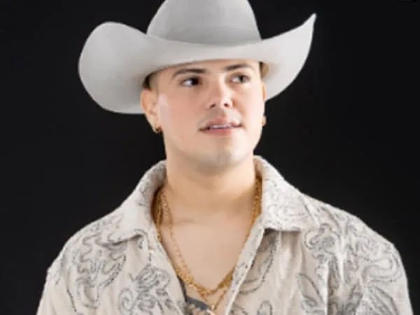Zair Guette, cantante de música popular.