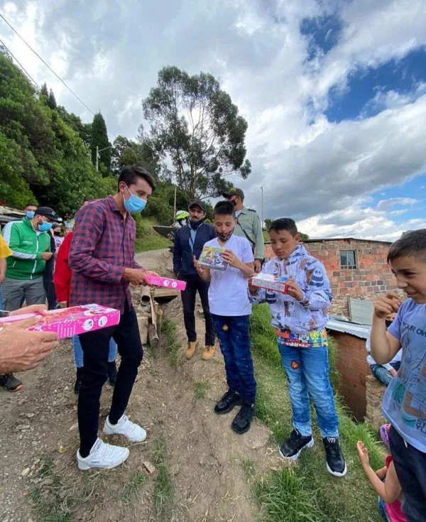 Egan Bernal entregará regalos a los niños de Zipaquirá