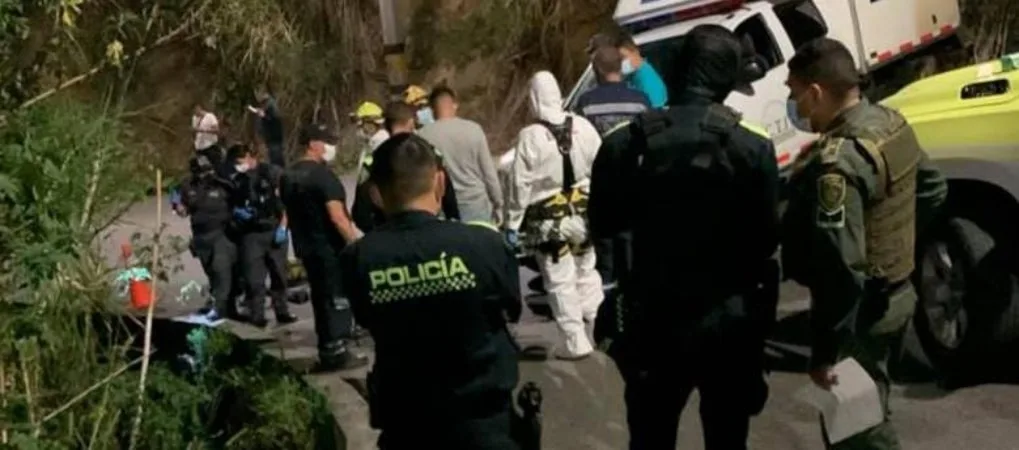 Aterradora escena en Medellín: encuentran el cuerpo de una mujer envuelto en bolsas.