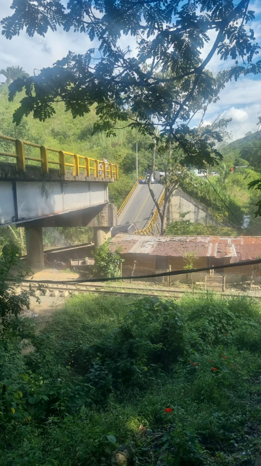 puente en el Río La Vieja