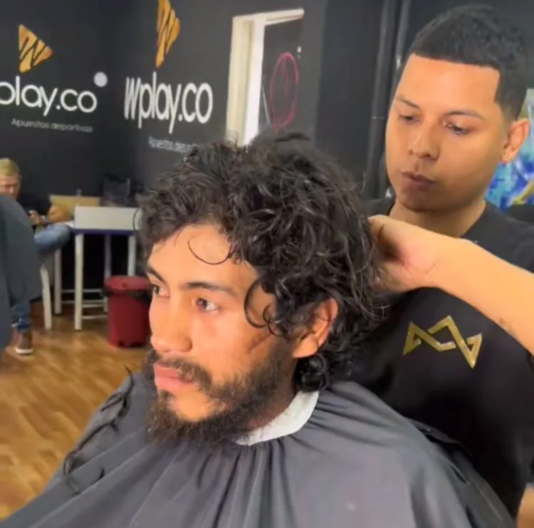 Negro Está Claro habitante de calle reencuentro con su madre