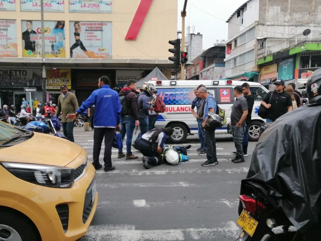 "La atropelló y no la auxilió", motorizado a una agente de tránsito en cali