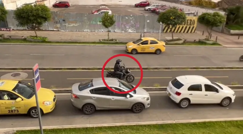 Imprudencia de motociclistas sobre la Carrera 27 entre calles 19 y 20