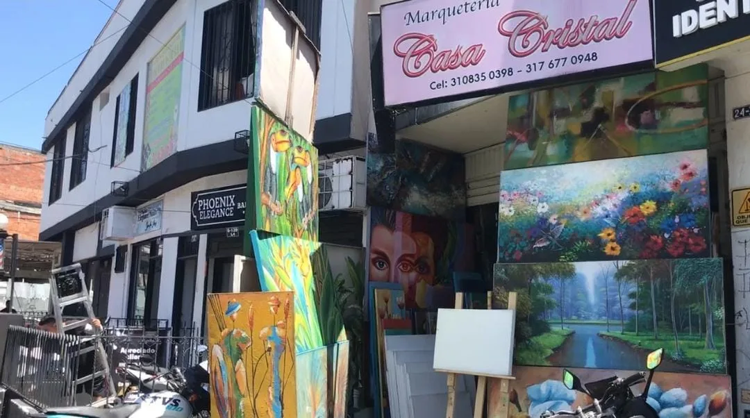 Ni los comerciantes se salvan: en Alameda ladrones intentaron robar tres locales, uno de ellos se quedó sin "caja fuerte"