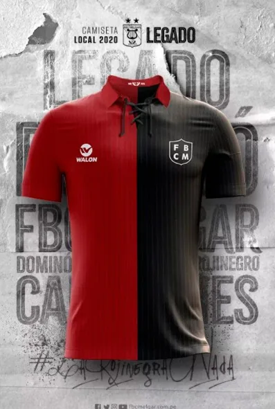 Esta camiseta del equipo Melgar es una edición especial para conmemorar su título de la Copa Perú en 1971.