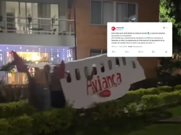 Avión de cartón de Avianca.