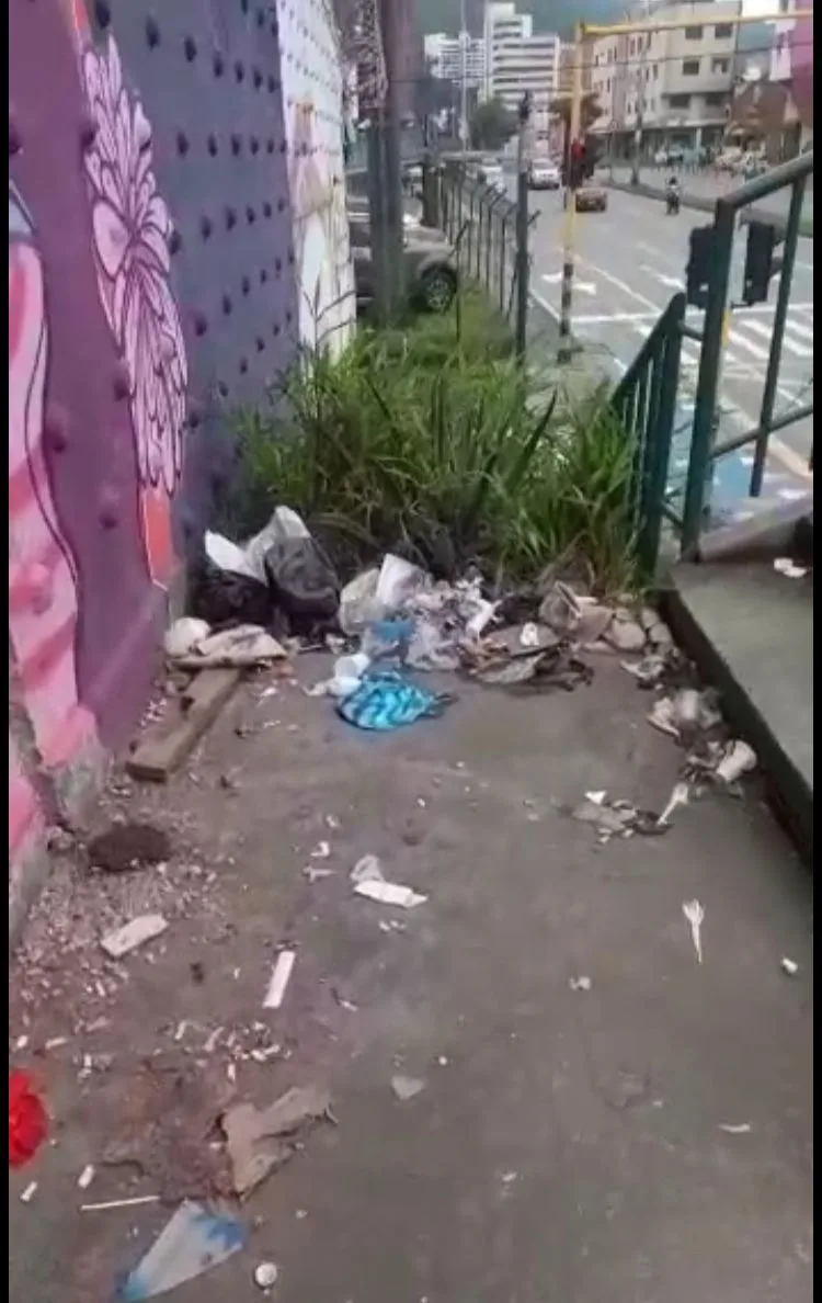 puente peatonal Comfenalco calle 5 Cali