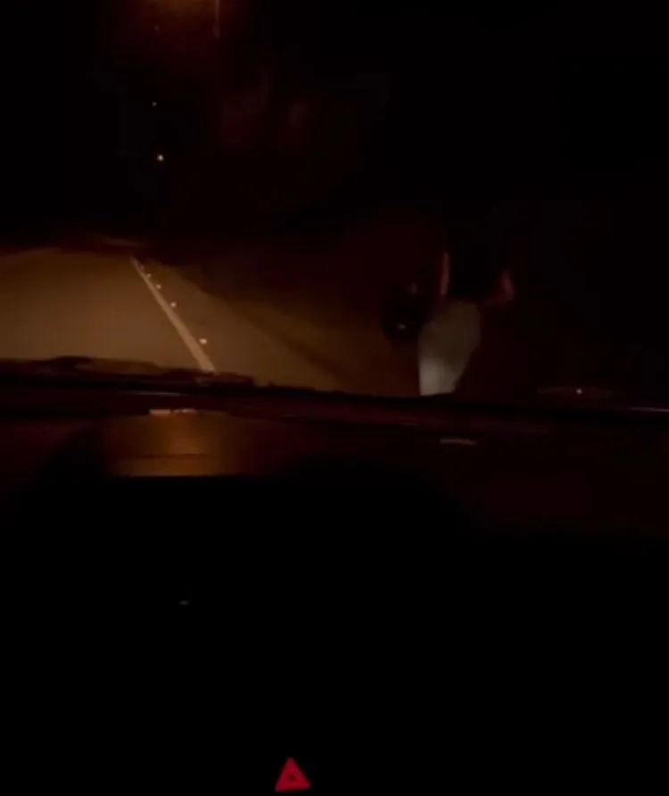 bajando sola de noche km 18
