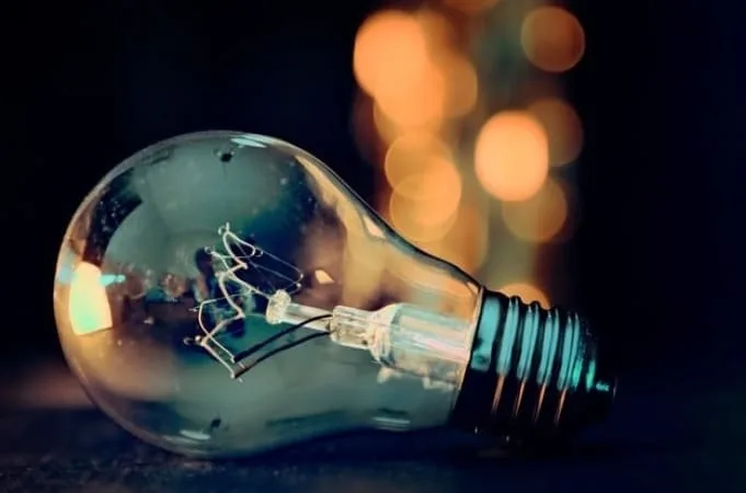 Estrategias efectivas para ahorrar energía en casa.
