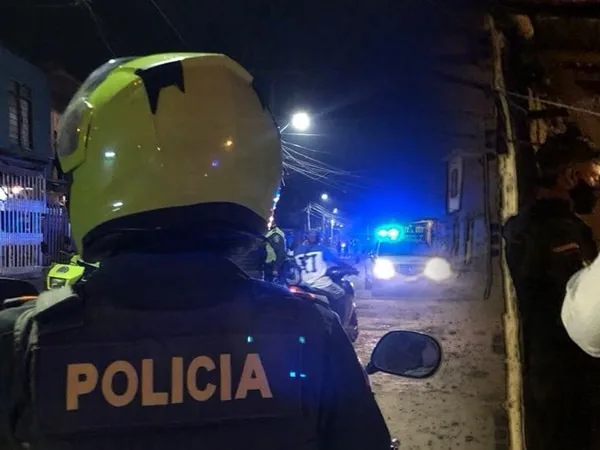 Según informes preliminares, los agresores perseguían a la pareja y les dispararon al llegar a la vivienda del barrio Vergel en Cali; Catalina murió en el lugar de los hechos.