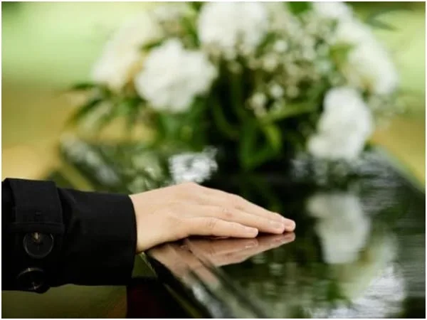 Qué pasa con las deudas cuando una persona muere