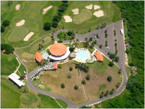 «El trío le salió caro»: Piden renuncia a funcionario público por escándalo en el Country Club de Barranquilla