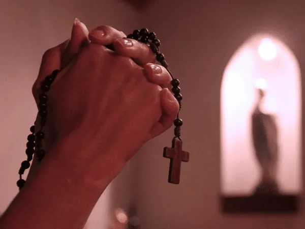 Así se reza El Rosario en Colombia.