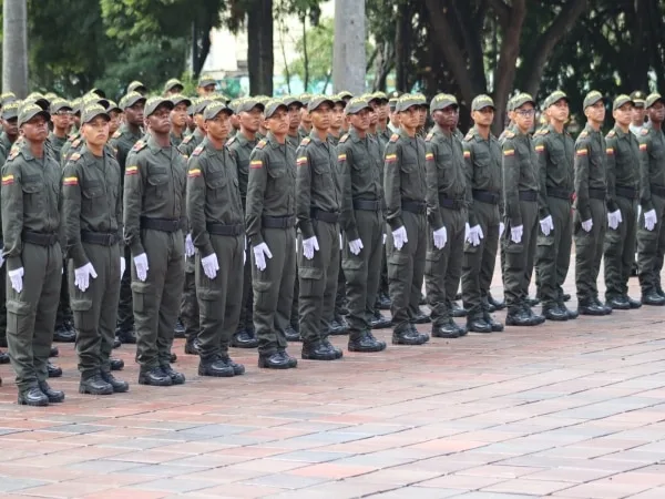 "¡Indignación en Cali! Llegan 246 auxiliares de policía en lugar de agentes experimentados: ¿Solución o maquillaje?"