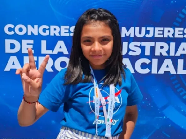 Adhara, niña con coeficiente intelectual superior al de Einstein y Hawkings