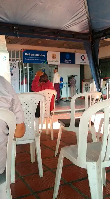 Caleños denuncian larga espera en el CAM
