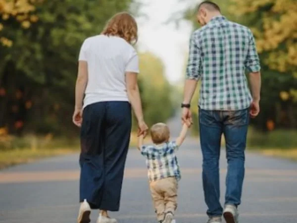 "Parejas entre los 20 y 35 años no desean tener hijos": La tasa de natalidad cayó un 11%, según el DANE