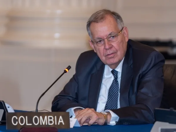 «No es cierto que ingresé a algún seminario»: Alejandro Ordóñez
