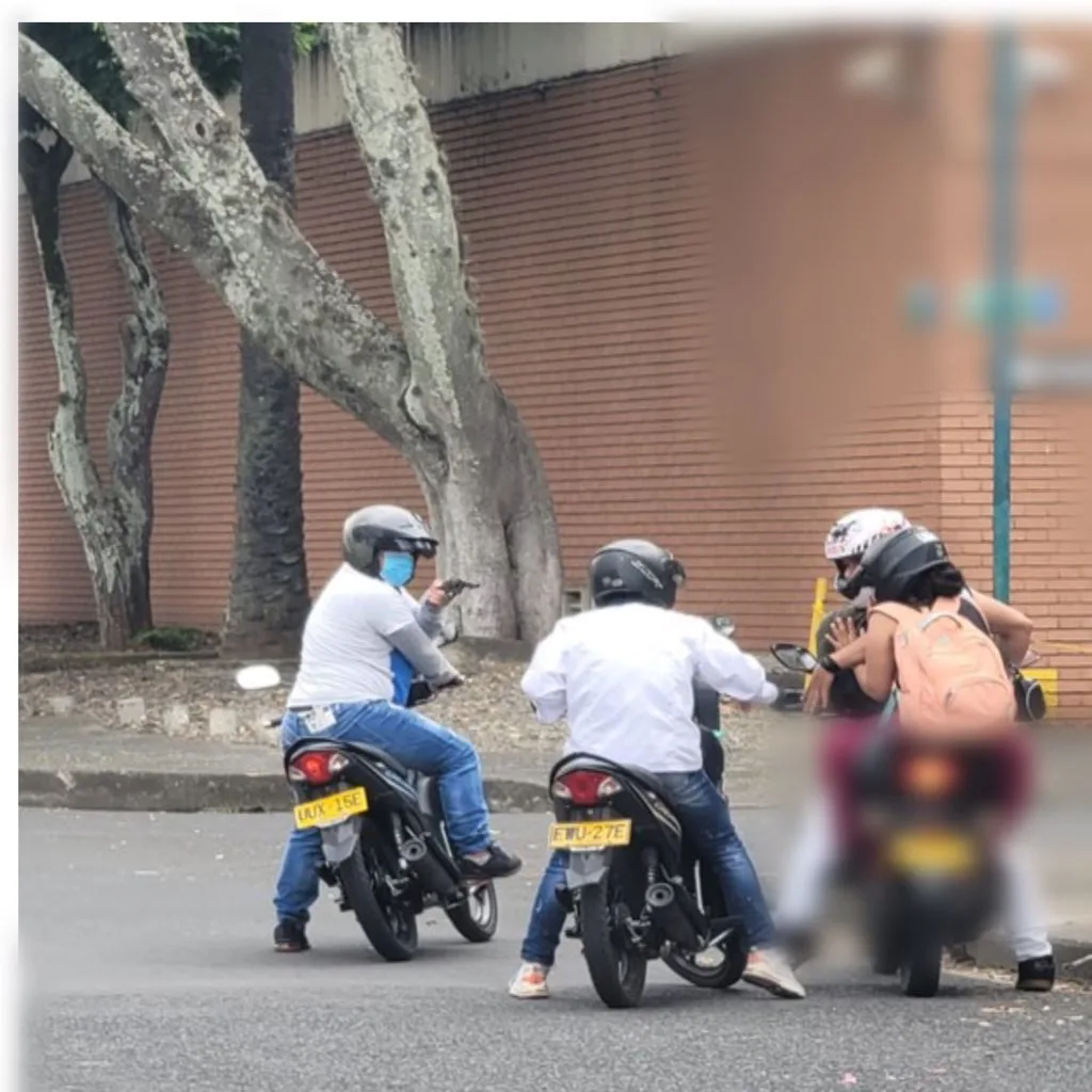 ladrones en moto Vipasa Cali alias cachorro